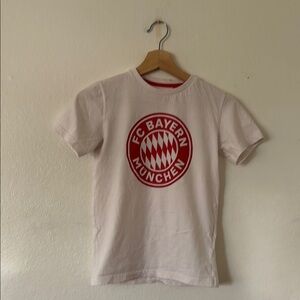 FC Bayern München T-Shirt in Cream Red Sz 140
